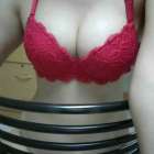 สาวชั้นในแดง