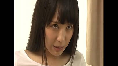 หนังโป๊สามนักเรียนสาวหลบฝนจนได้เล่นเสียว