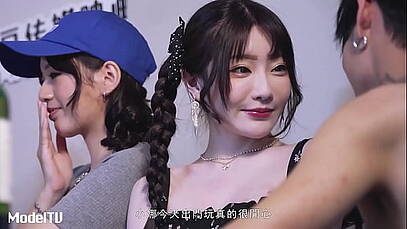 เพื่อนกับเมียนัดไปฉลองดื่มสังสรรค์กันนิดหน่อยเมาได้ที่เลยเกิดอารมณ์อยากจะลองสวิงกิ้งกันดูว่าจะเสียวขนาดไหน