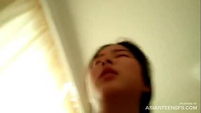 คลิปโป๊รุ่นพี่กับรุ่นน้องเย็ดกันอีกแล้วครับ