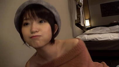 น้าชายสอนเสียวหลานสาวด้วยการเอาควยให้อมอย่างเมามันส์ ครางออกมาด้วยความเสียว