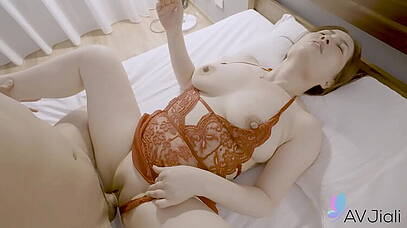 รุ่นใหญ่คู่นี้แต่งงานอยู่ด้วยกันมานานทั้งสองเย็ดกันตลอดแทบทุกวัน